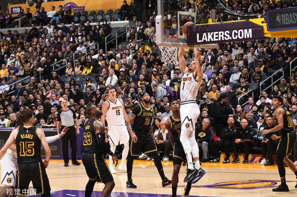 稳步推进的 稳步推进的